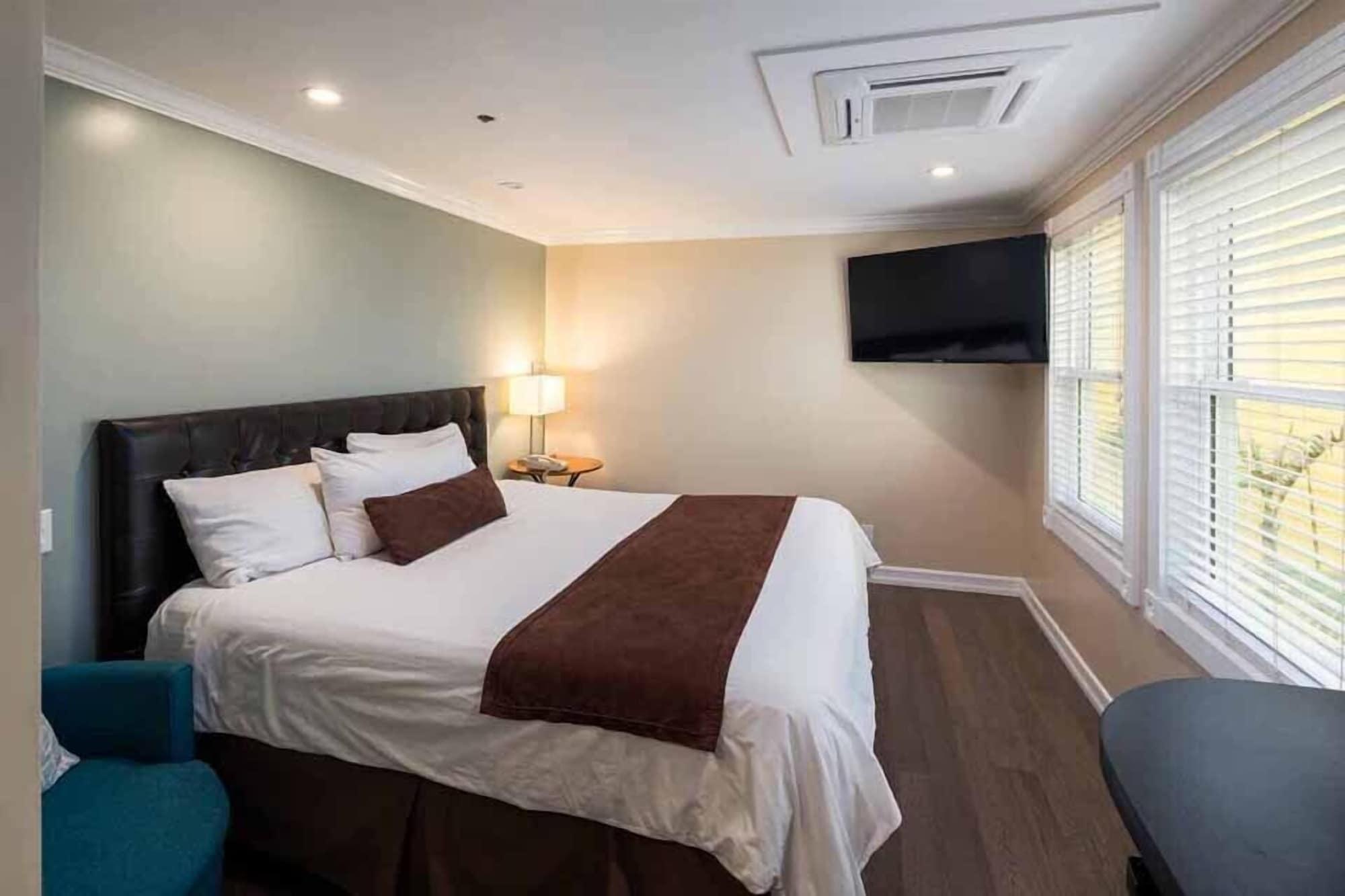 Glenmore Plaza Hotel 阿瓦隆 外观 照片
