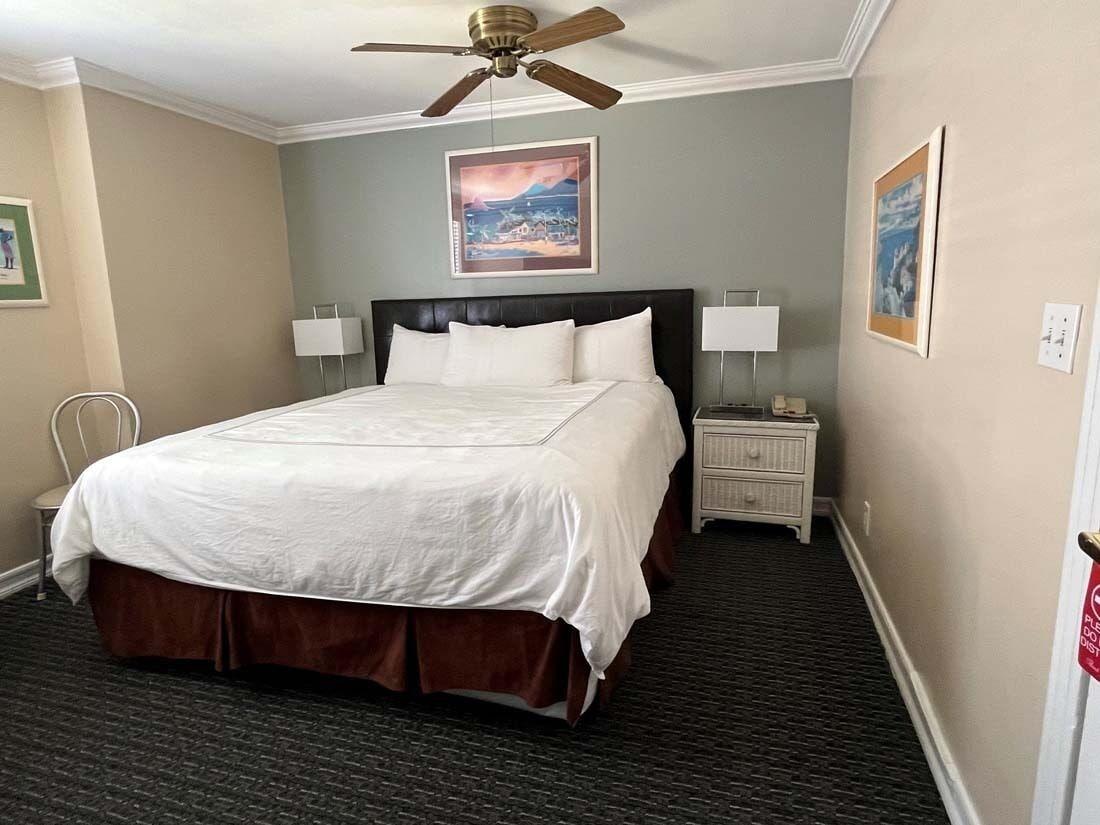 Glenmore Plaza Hotel 阿瓦隆 外观 照片