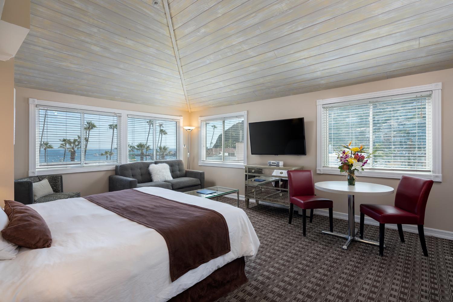 Glenmore Plaza Hotel 阿瓦隆 外观 照片