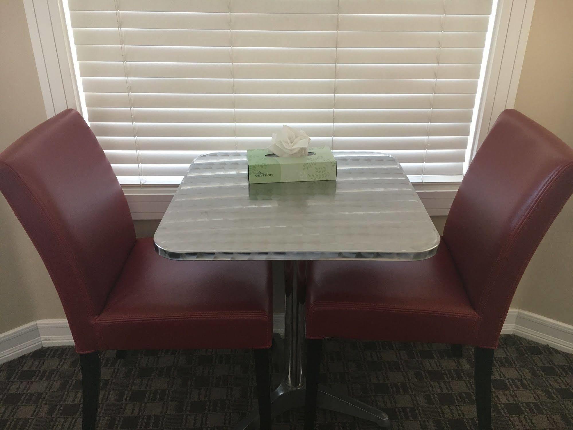 Glenmore Plaza Hotel 阿瓦隆 外观 照片